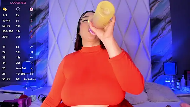 DanniaMonroeen Webbikameraesitys