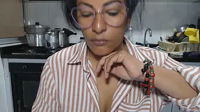 kateleyagrey's Live XXX Chat