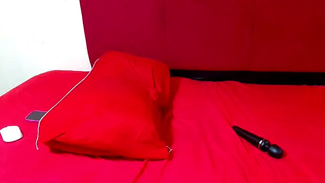 HugeTitisxx 网络视讯表演