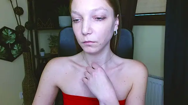 EmillyPlayのライブXXXチャット