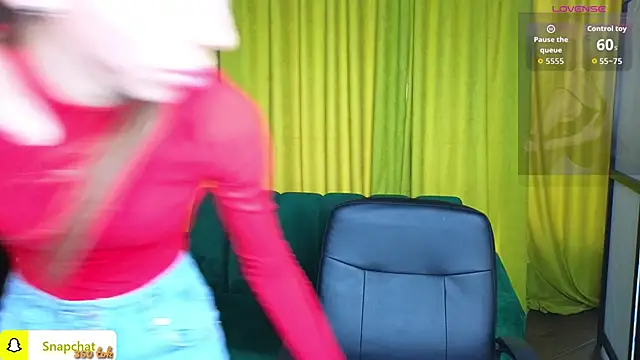 EmmyGreansのライブXXXチャット