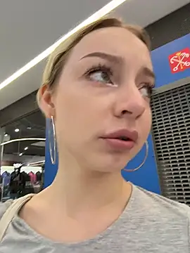 Pokazy przed kamerką – melissa_grr