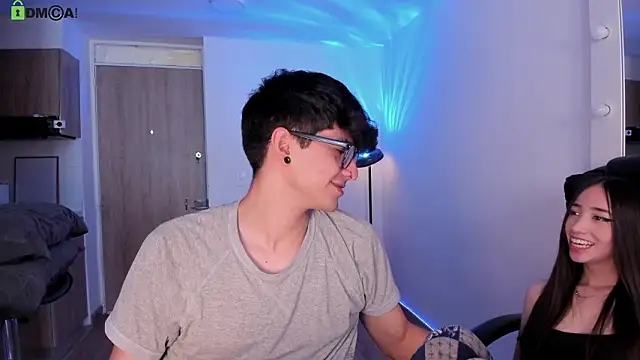 Mikeyvioleta_ 即時 XXX 聊天