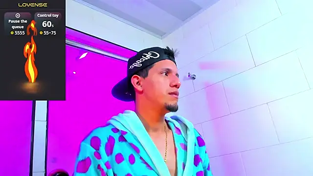 Sebastian_Smith__ Adlı Modelin Canlı XXX Sohbeti