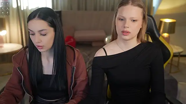 Charlotte_Dreams' Live XXX Chat