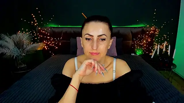 Rebecca_Diamond Pertunjukan Webcam