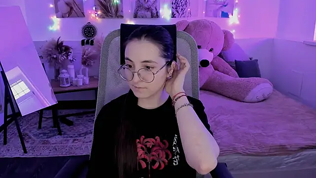 VirtuallVoyant Adlı Modelin Canlı XXX Sohbeti