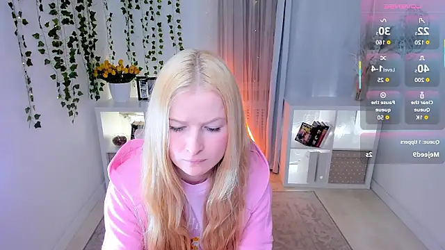 Chat +18 de Laly_Peach ao vivo