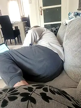 KnownObligation1 Pertunjukan Webcam