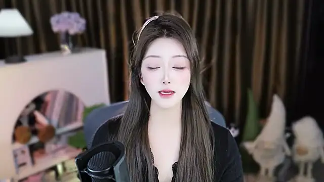 Umi-UmiUmi Adlı Modelin Canlı XXX Sohbeti