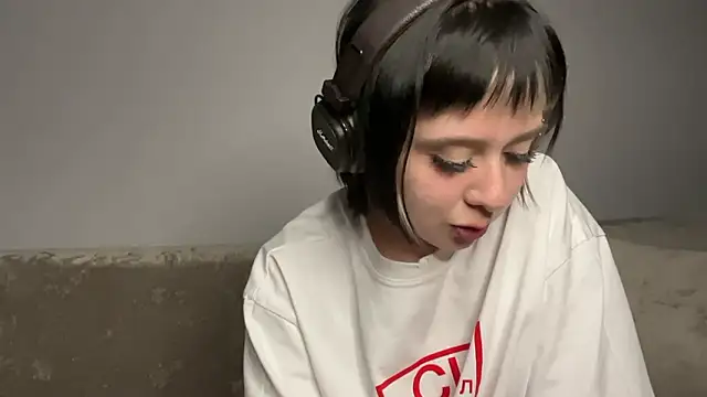 AueshaSimon's Live Sex Cam Show