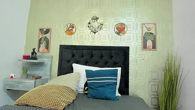 catalina_bigboobs23's Webcam Show