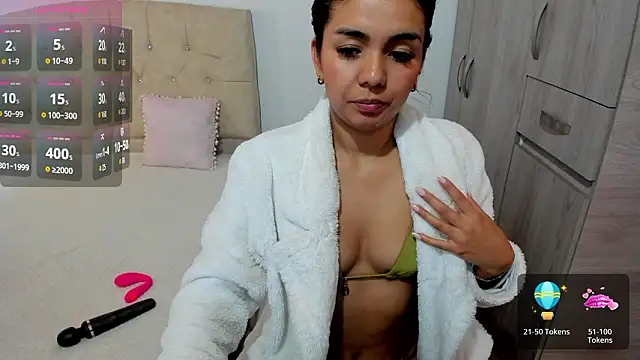 emily1_のライブXXXチャット