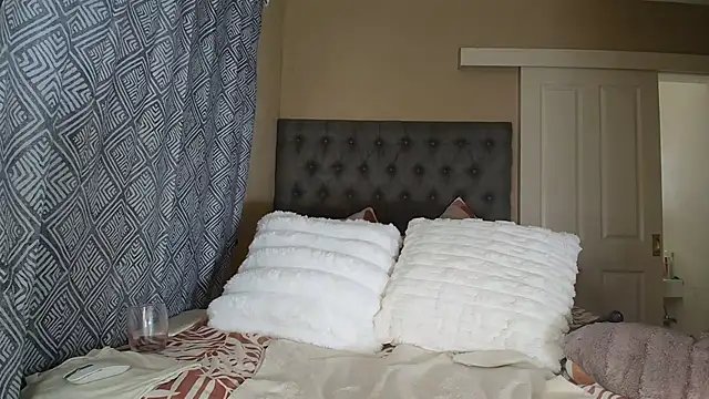 nanababe1 élő XXX-chatje