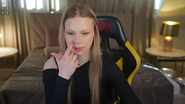 Charlotte_Dreams' Live XXX Chat