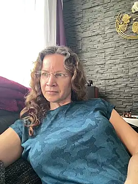 AnnikaRose Adlı Modelin Canlı XXX Sohbeti