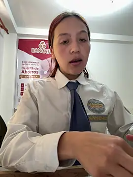 Emily-7_ – Naživo XXX chat