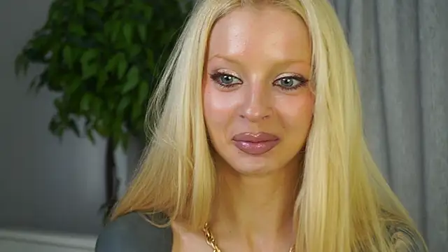 LanaReals Chat XXX live