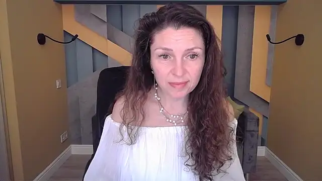 EllaLong élő XXX-chatje