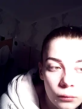 Show modela JhonSHelBy7LuNa na web-kameri