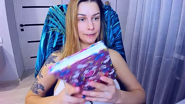 AlexiaDarren élő XXX-chatje