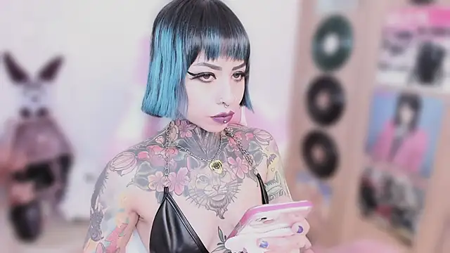 XXX chat uživo modela NikkiRamone