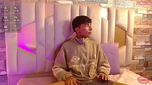 osamu_tay's Live XXX Chat