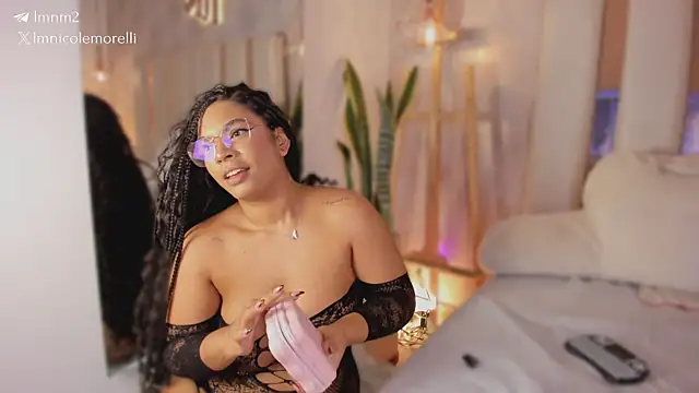 Nicolemorelli2のウェブカメラショー