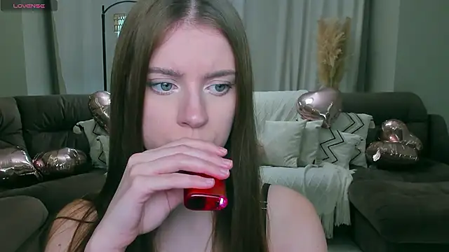 Erica_Kiss 即時 XXX 聊天