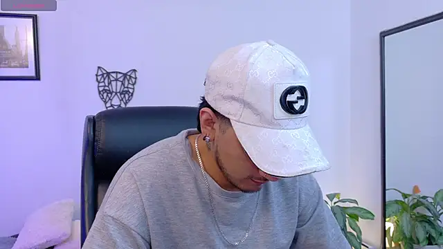 Elian_savoy Adlı Modelin Web Kamerası Şovu