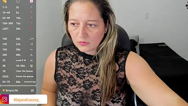 Chat +18 de alejandra_milf_ ao vivo
