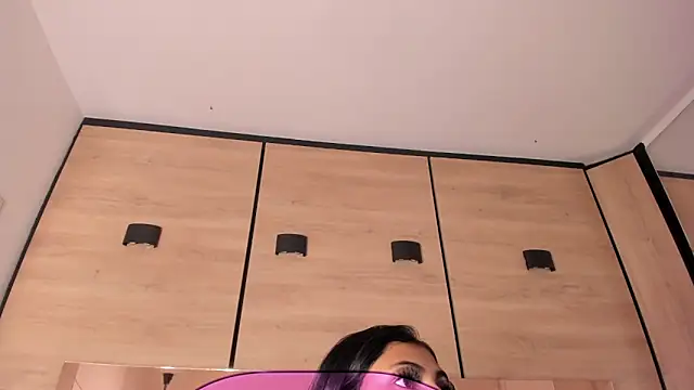 karol_lewiss' Live XXX Chat