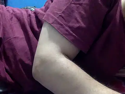 Precumboner Adlı Modelin Canlı XXX Sohbeti