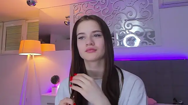 LuisaClover Chat XXX live