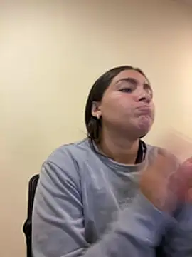 Alyha_Cortes' Live XXX Chat