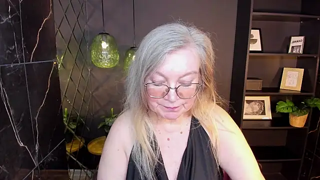 Chat +18 de NataliMellow ao vivo