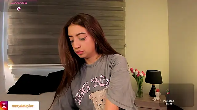 MERIDA_TAYLOR's Live XXX Chat