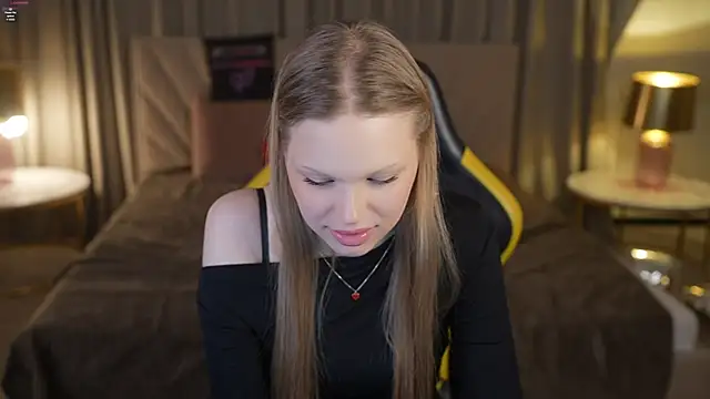 Charlotte_Dreams – Naživo XXX chat