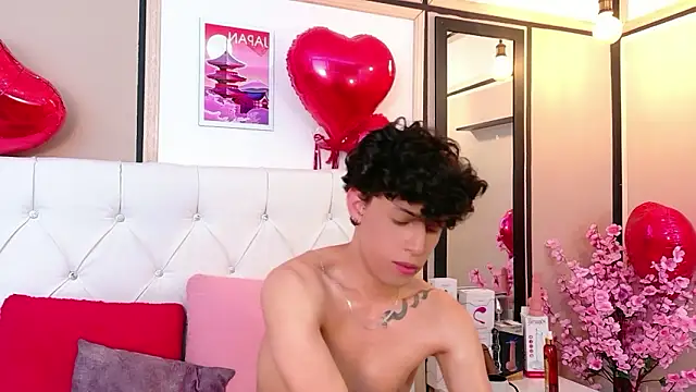 Axel__Evans 即時 XXX 聊天