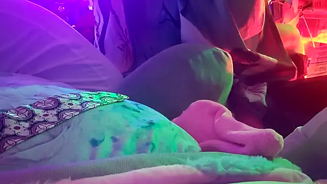 gurlnips 在線直播表演