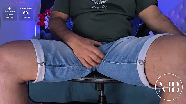 MichaelBear_'s Live Sex Cam Show