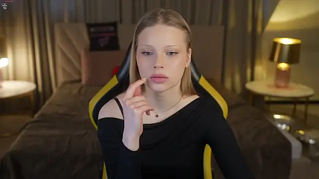 XXX chat uživo modela Charlotte_Dreams