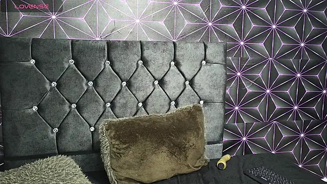 connieehotks' Live Sex Cam Show