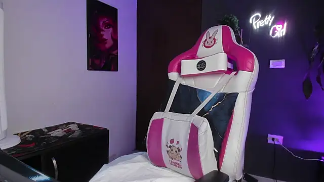 Emilyjhonson_01: απευθείας συνομιλία ΧΧΧ