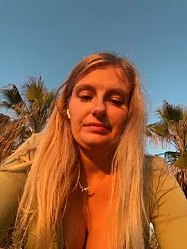 دردشة Betsy الجنسية المباشرة