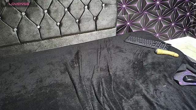 connieehotks' Webcam Show