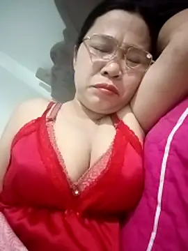 Show modela Sexfullx na web-kameri