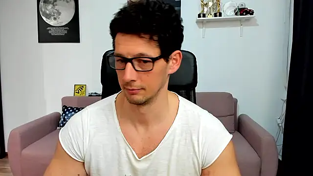 BrutusK08 라이브 XXX 채팅