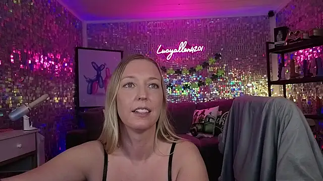 XXX chat uživo modela lucyallen4201