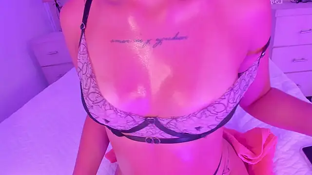 แชท XXX สดของ CarolineFyre